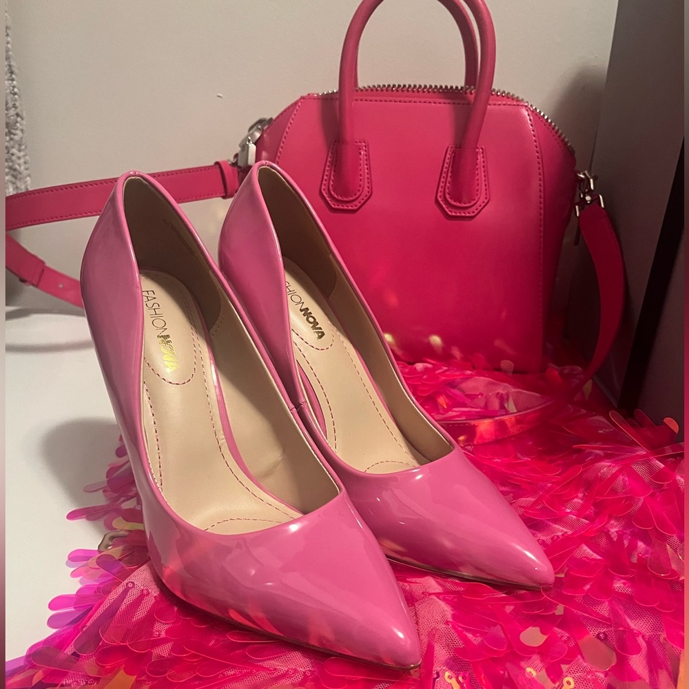 Closed pointed toe pink stilettos